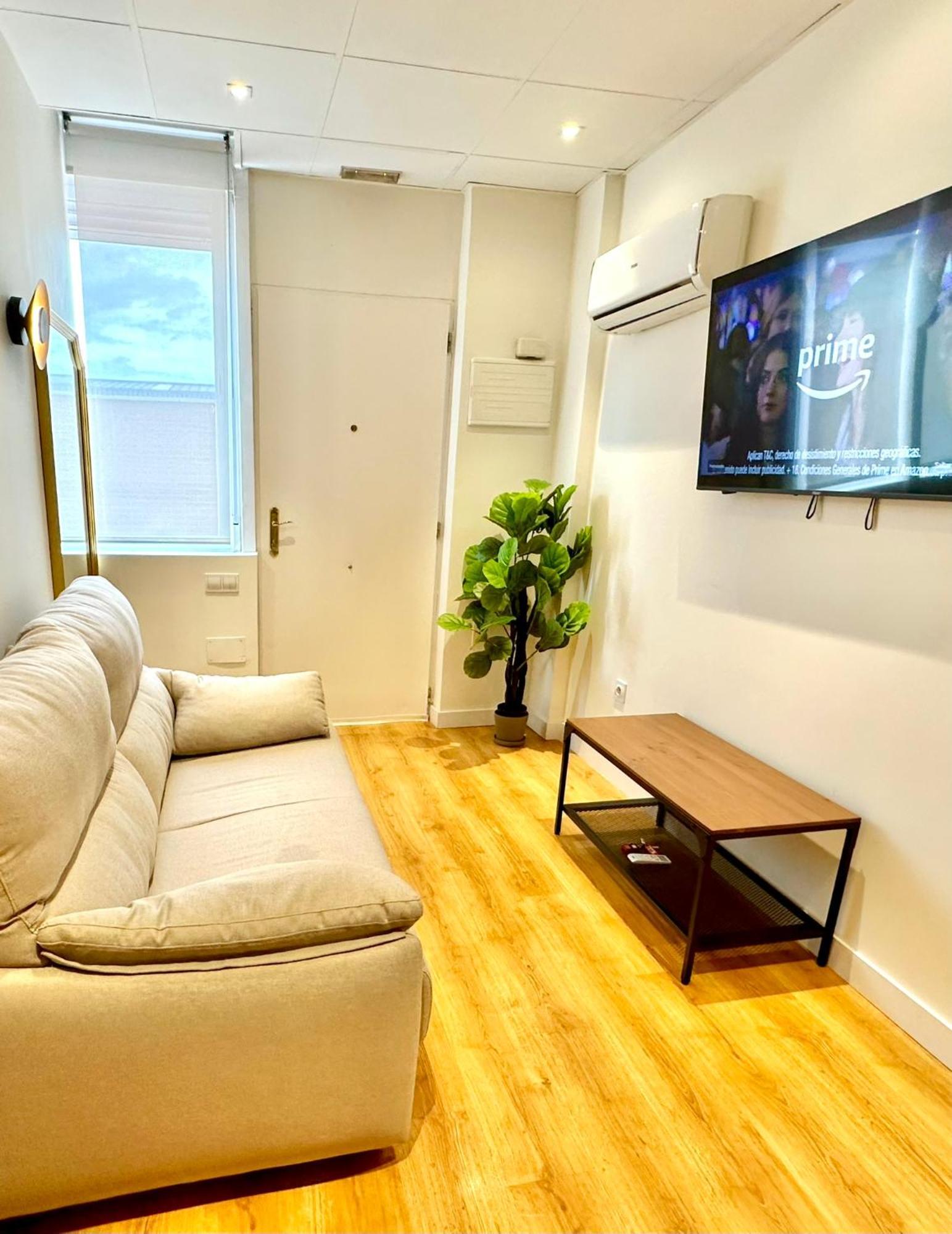 Apartamentos Noviembre มาดริด ภายนอก รูปภาพ