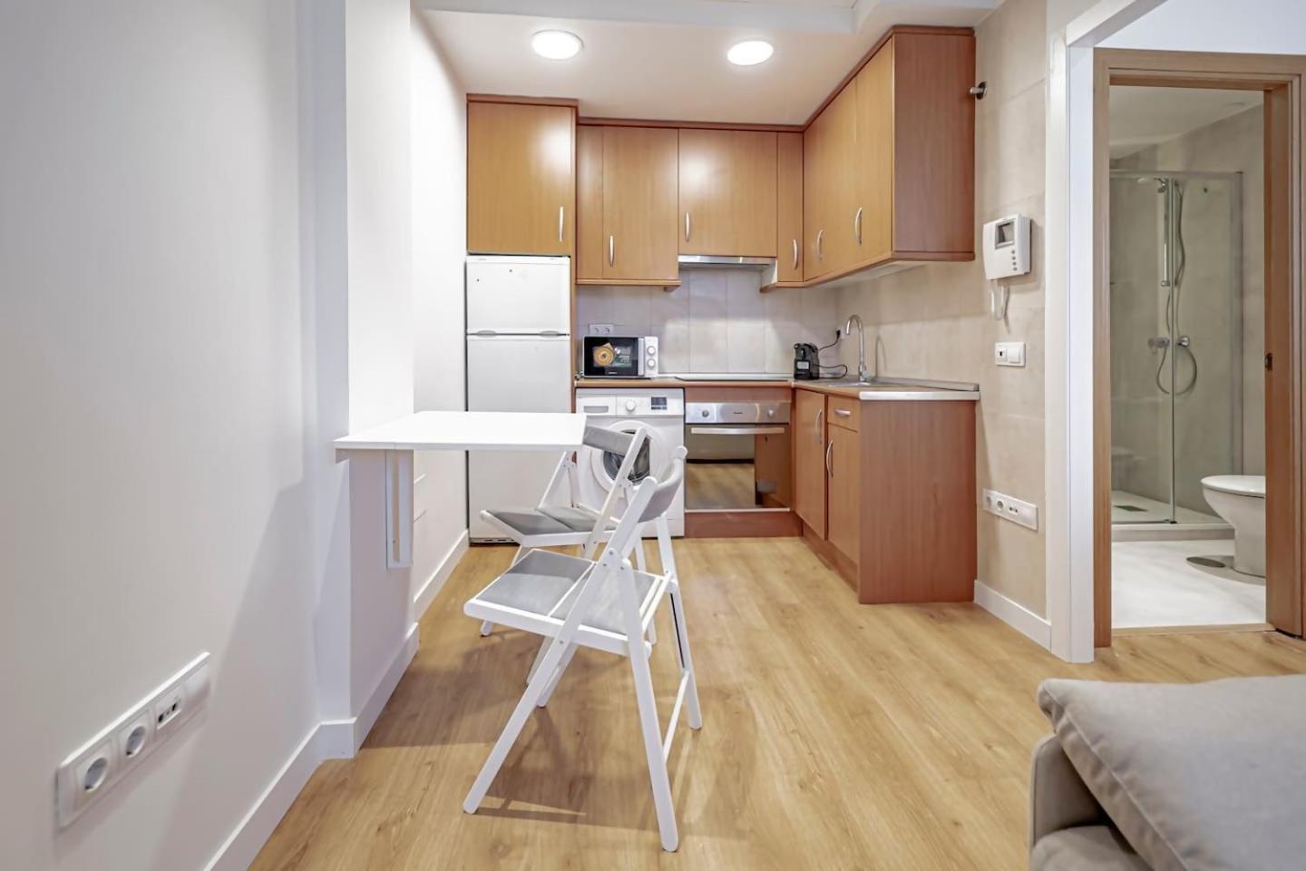Apartamentos Noviembre มาดริด ภายนอก รูปภาพ