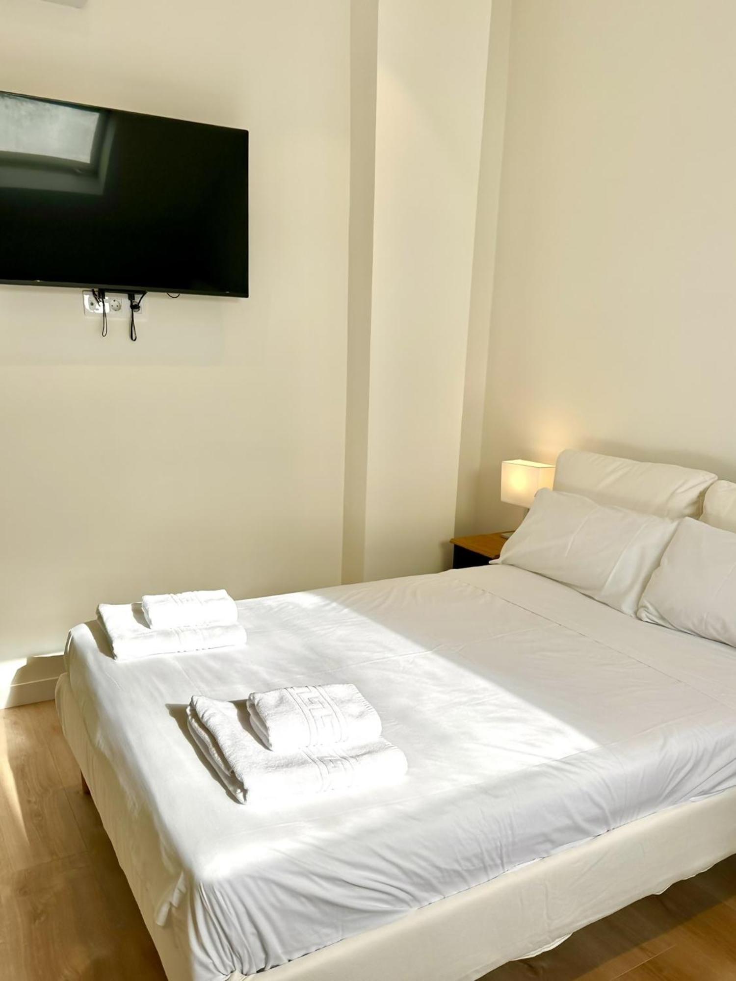 Apartamentos Noviembre มาดริด ภายนอก รูปภาพ